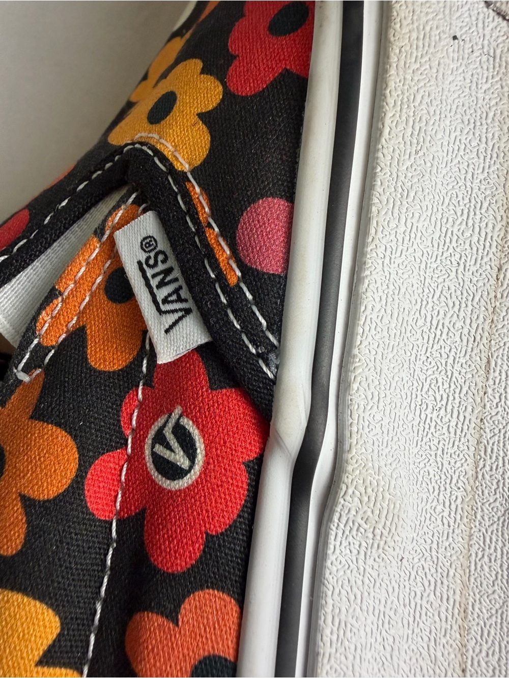 Vans Slip-On Sneakers with Retro Floral Print size 8 - Picture 5 of 8